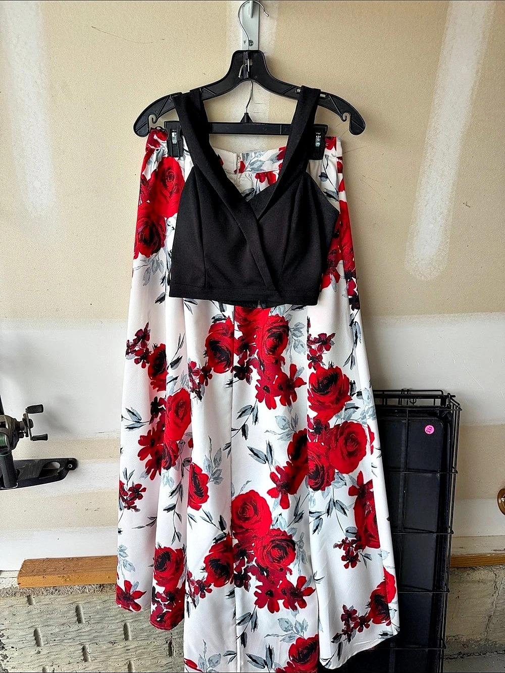 Speechless Floral Maxi Dress Prom in White & Red Size 9 Like New